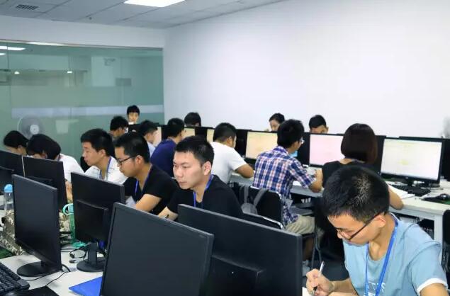 西安中心JAVA讲师专访 | 授人技术,手有留香