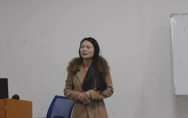 1551233579791787.jpg 配图4 HTML5讲师李老师也进行发言.jpg