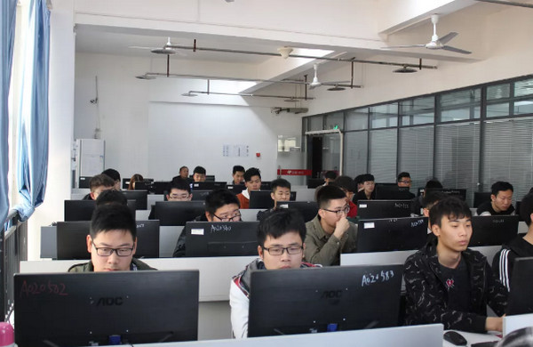 1553135186256139.jpg 配图1 云和数据HTML5新班开班仪式.jpg