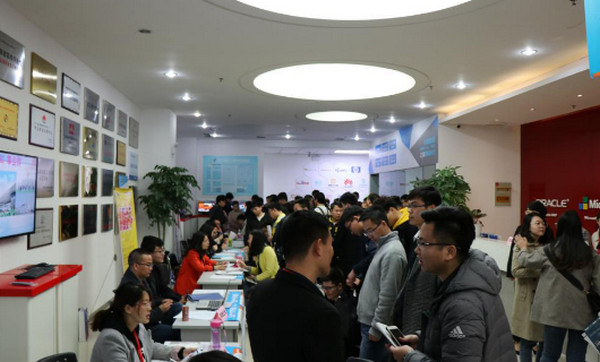 1553480301221377.jpg 配图8 第二届中原名企招聘会IT专场圆满落幕.jpg
