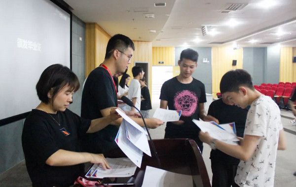 1565333669142348.jpg 配图4 云和数据学员毕业.jpg