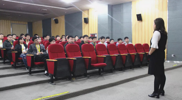 1571019930962790.jpg 配图4 云和数据Java班毕业典礼隆重举行.jpg